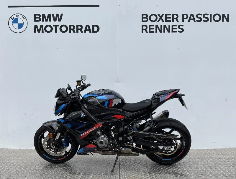 M 1000R