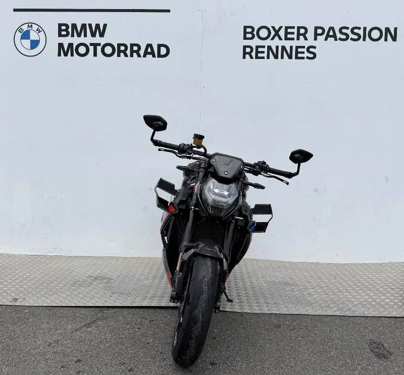 M 1000R