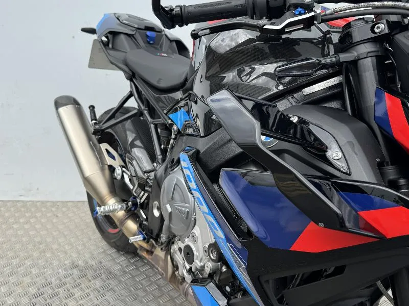 M 1000R