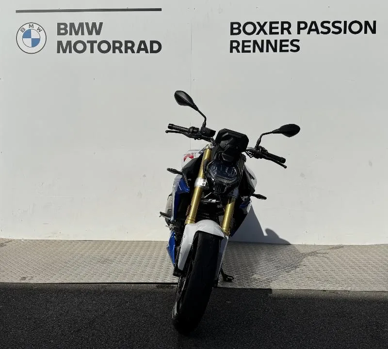 F 900 R