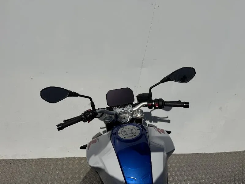 F 900 R