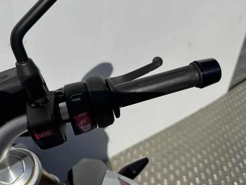 F 900 R