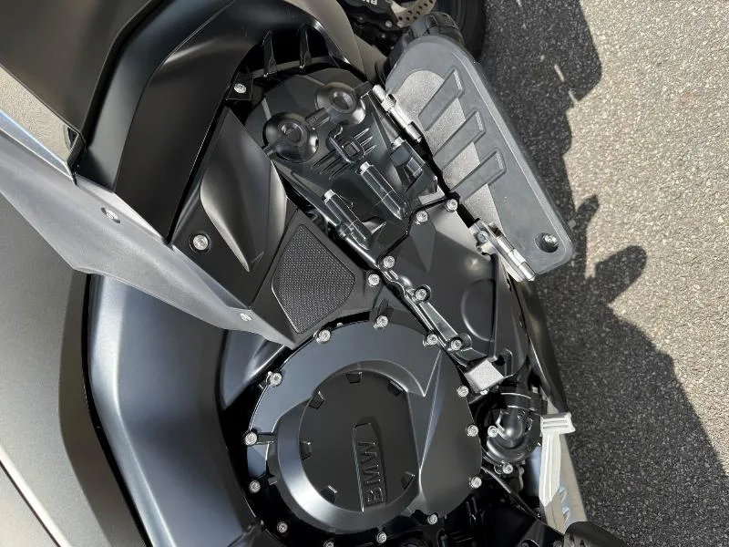 K 1600 B