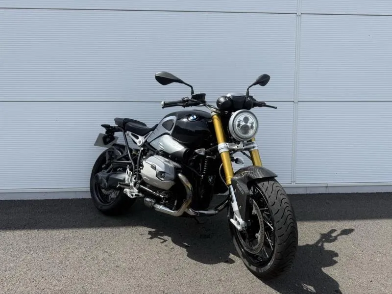 R NineT