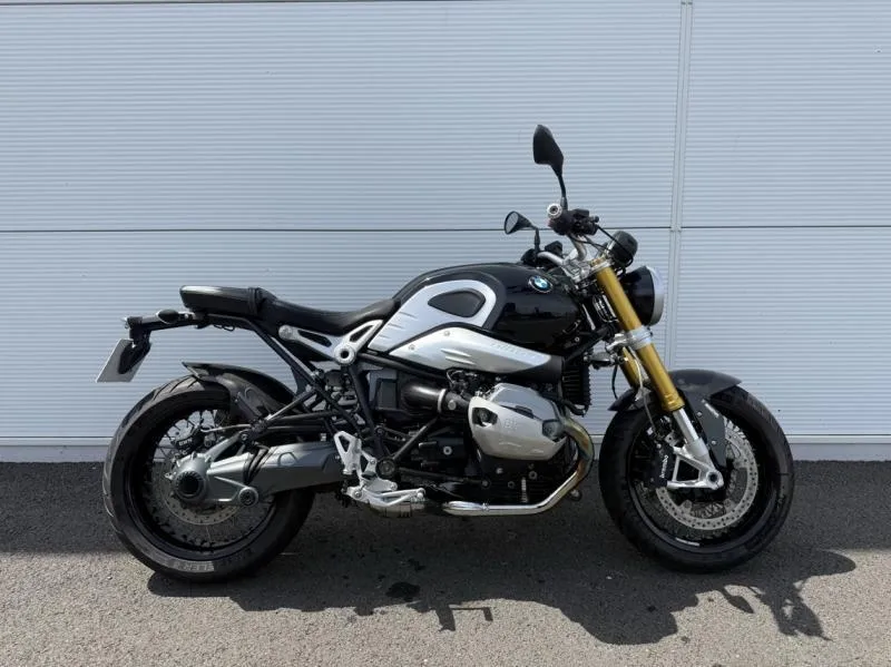 R NineT