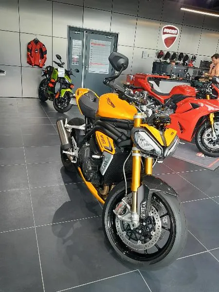 SPEED TRIPLE 1200 RS