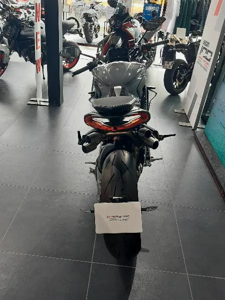 BRUTALE 1000 RR