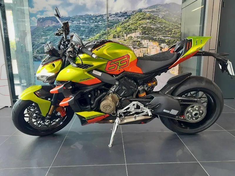 STREETFIGHTER V4 Lamborghini