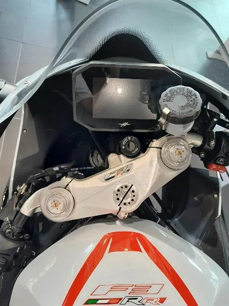 F3 800