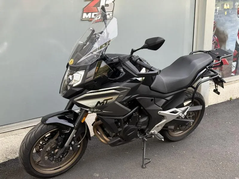MT 700