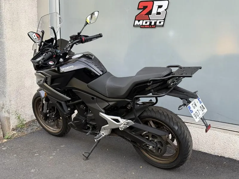 MT 700