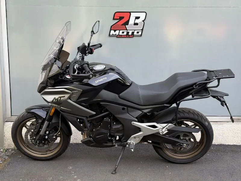 MT 700
