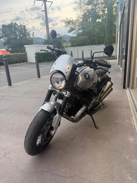 R NineT