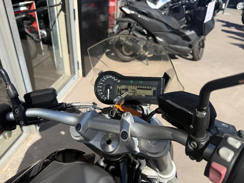 R 1200 R