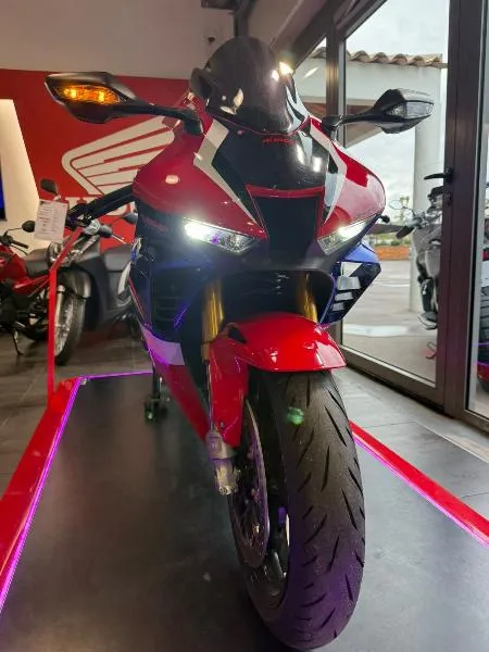 CBR 1000  RRR FIREBLADE SP