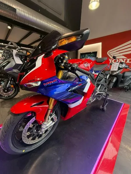 CBR 1000  RRR FIREBLADE SP