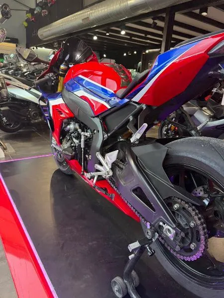 CBR 1000  RRR FIREBLADE SP