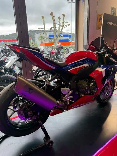 CBR 1000  RRR FIREBLADE SP