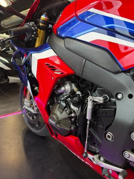 CBR 1000  RRR FIREBLADE SP