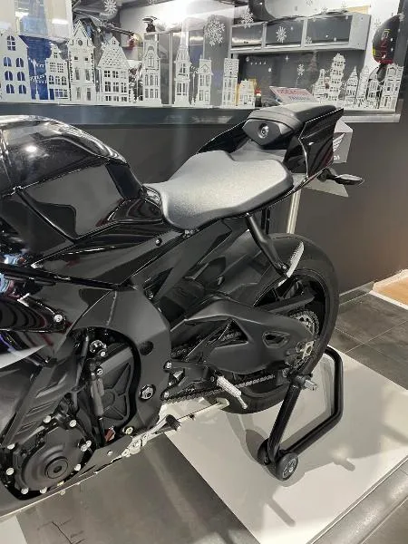 YZF 1000 R1