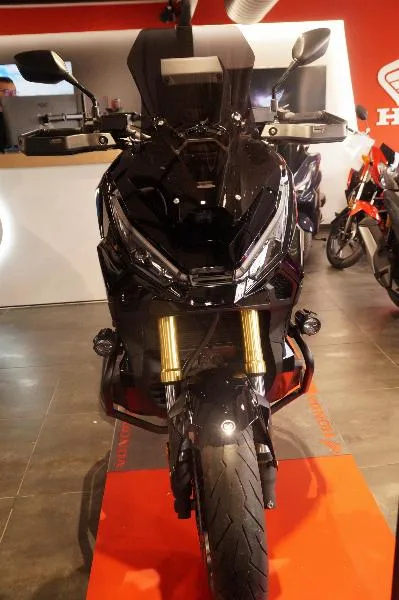 XADV 750 DCT