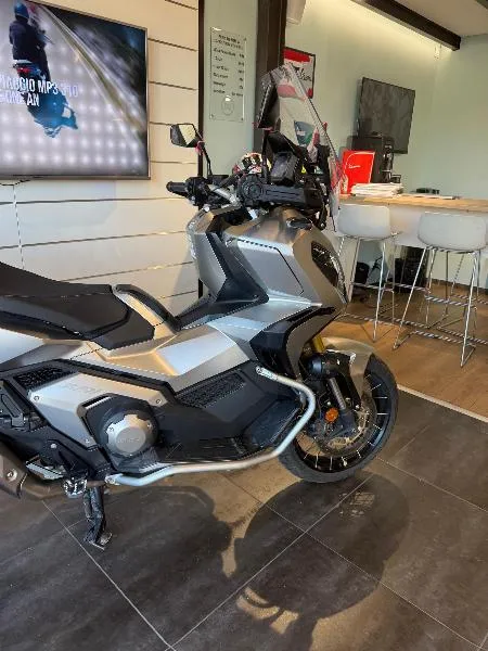 XADV 750 DCT