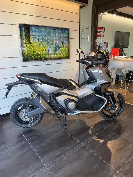 XADV 750 DCT