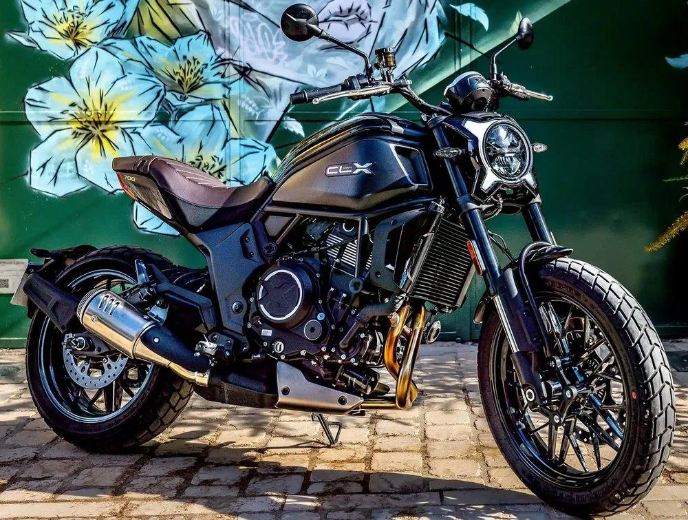 CFMOTO 700 CL-X Heritage 2025 - Motorcycle specifications, reviews