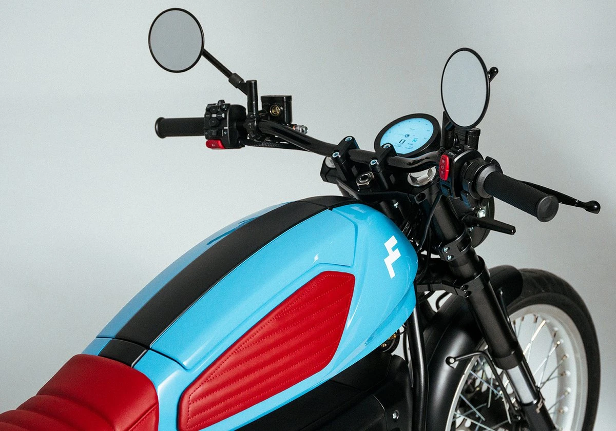 Famel E-XF Café Racer 2026 - 10
