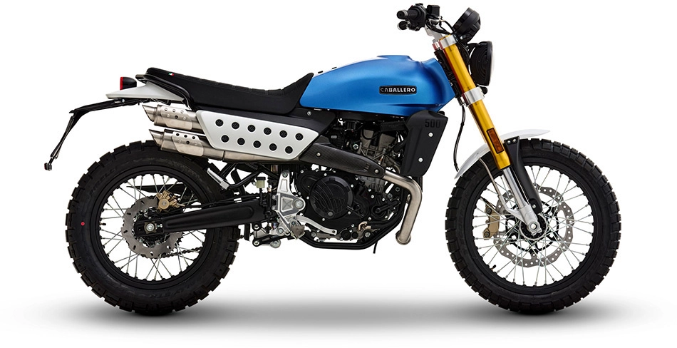 Foto de perfil del Caballero 500 Scrambler 2025 en color azul.
