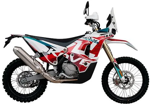 Profile photo of 450 Rally Standard 2026 in color white / red / blue.