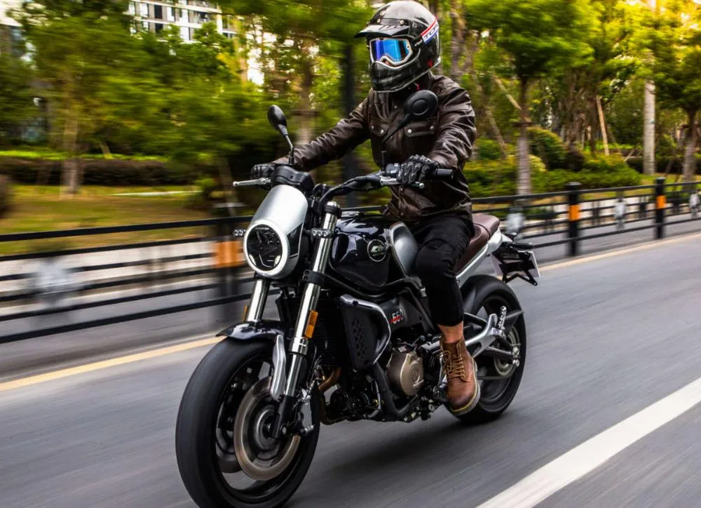 Foto del QJ Motor SRK 921 RR 2025