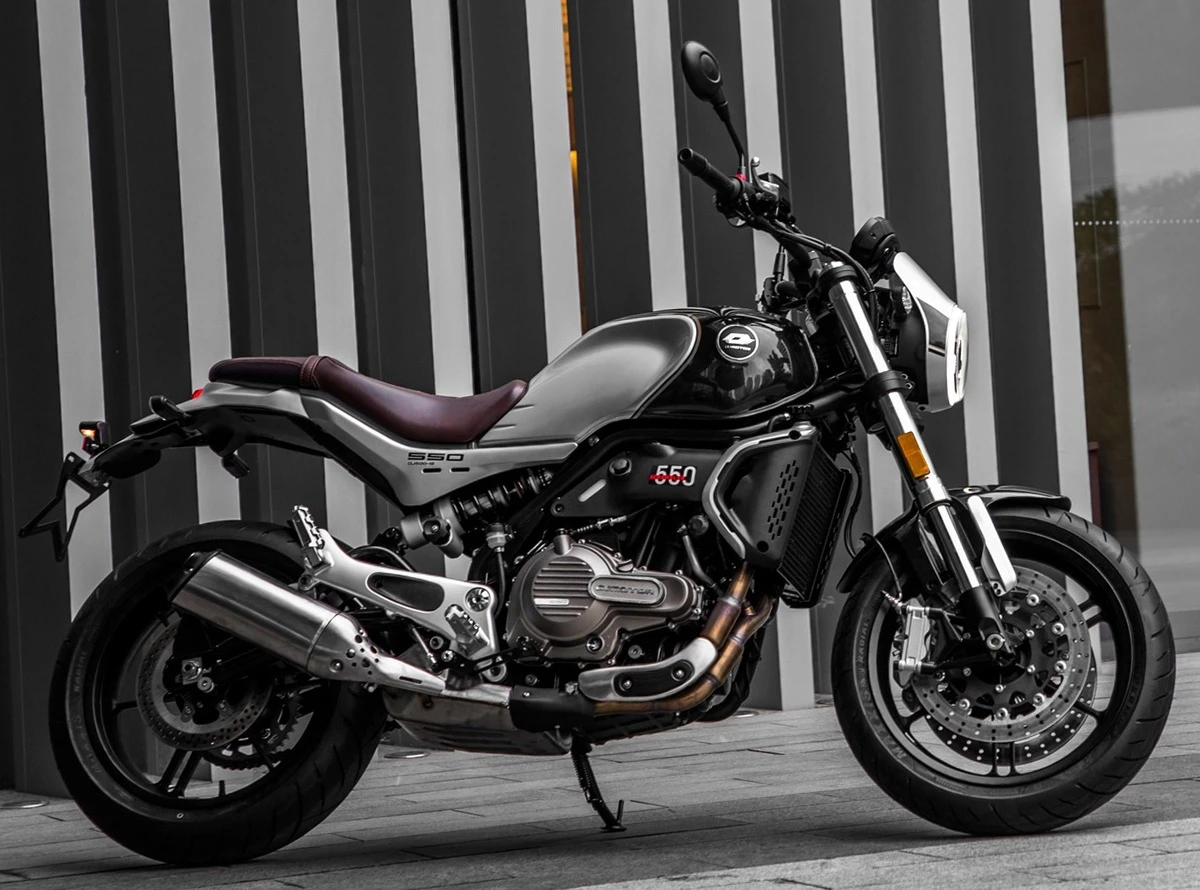 Foto del QJ Motor SRK 921 RR 2026