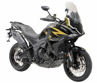 Une moto Zontes 703 F Touring noir et or