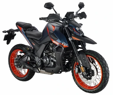 La 125 Hyper trail bleue et rouge