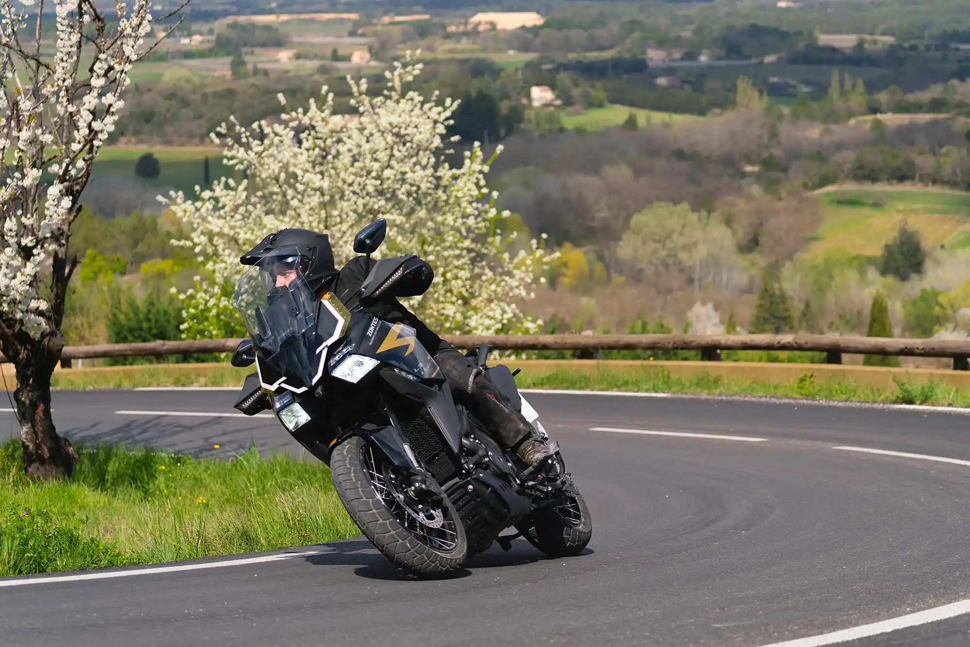 Zontes 703 F Touring 2025 - 13