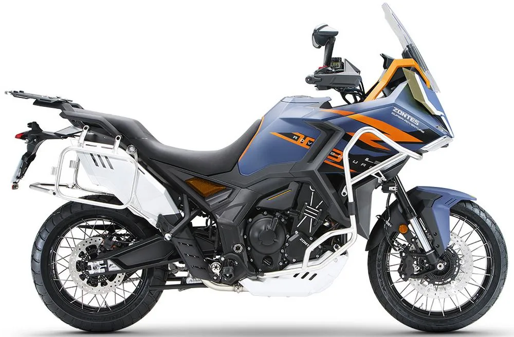 Photo de profil de la 703 F Trail Adventure 2026 en couleur orange / bleu