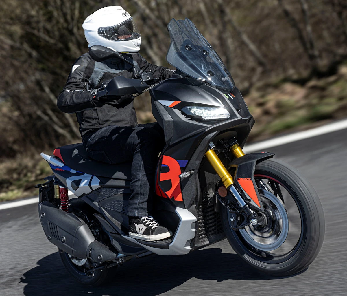 Aprilia SR GT 400 2026 - 13