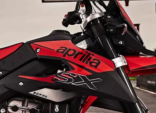 Foto de perfil del SX 125 2019 en color indefinido.