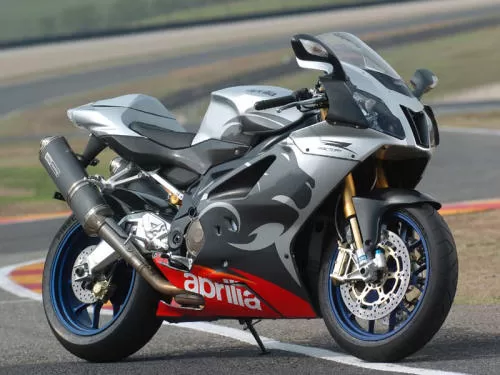 Profile photo of RSV-R 1000 Factory 2005 in color not defined.