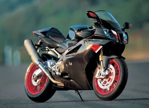 Photo de profil de la RSV-R 1000 NERA 2004 en couleur non défini