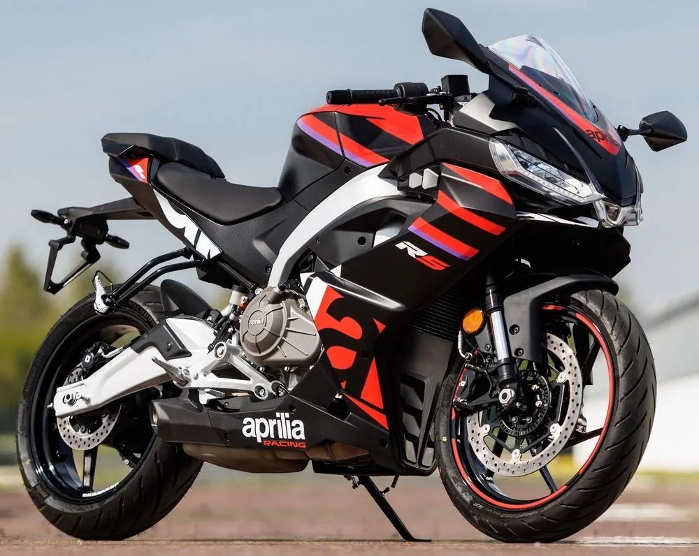 Aprilia RS 457 2025 - Motorcycle specifications, reviews, photos