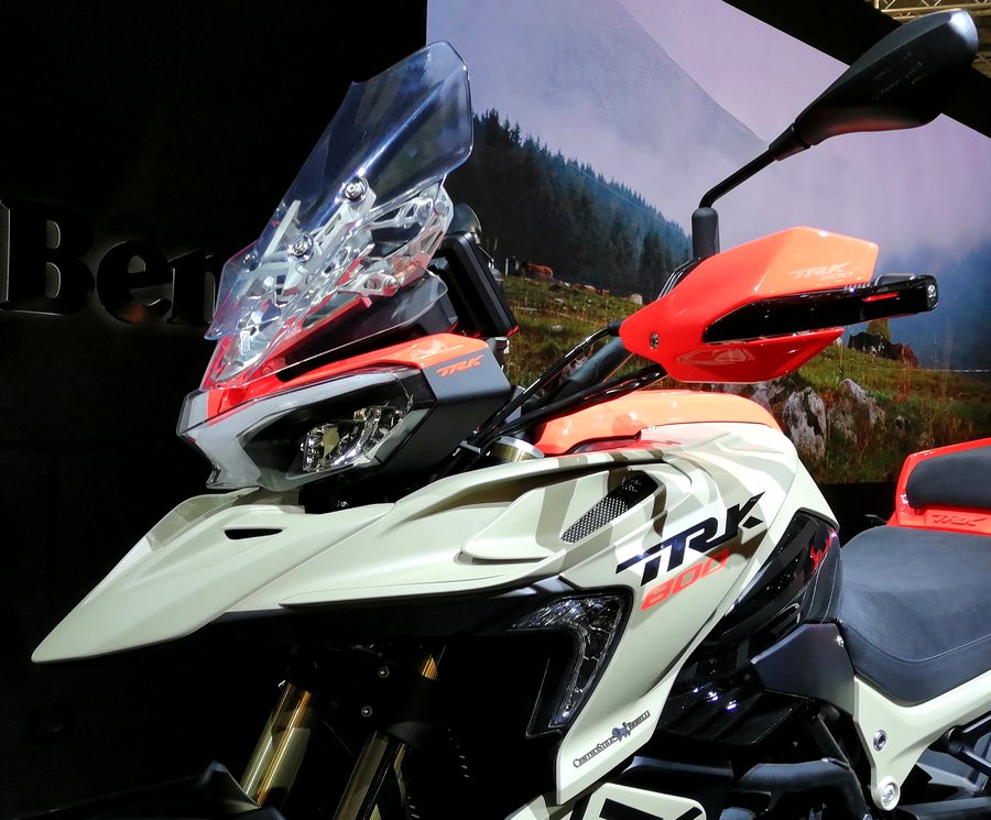Benelli TRK 800 2022 - Fiche moto - Motoplanete
