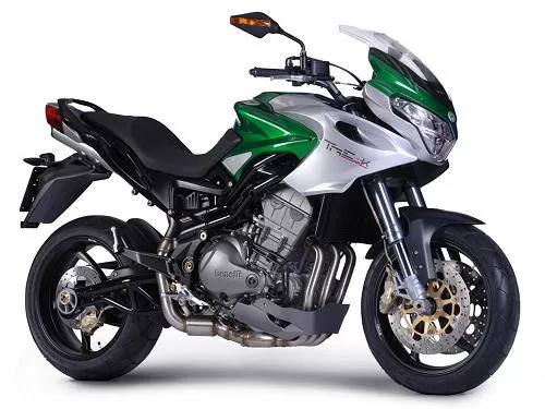 Foto de perfil del 1130 TRE-K AMAZONAS 2015 en color indefinido.