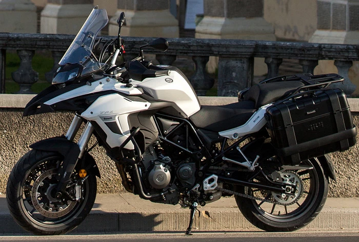 Benelli 502 TRK 2019 - Motorcycle specifications, reviews, photos