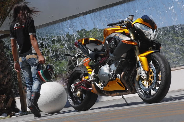 Benelli TnT 1130 CAFE RACER 2013 - Motorcycle specifications, reviews