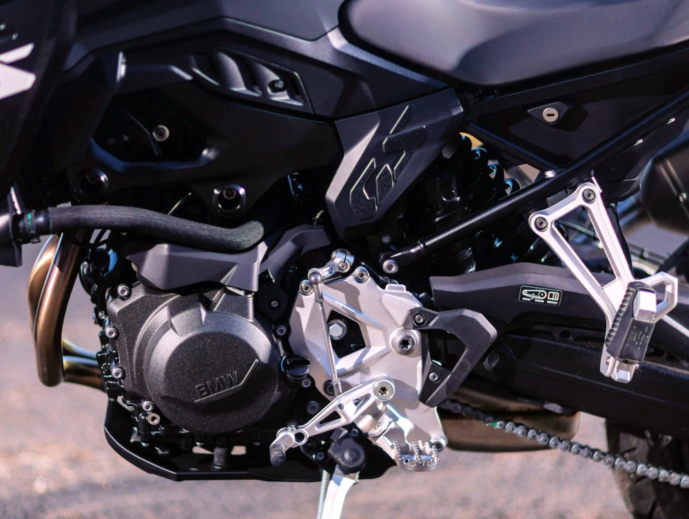 BMW F 900 GS Dark Edition 2025 - 11
