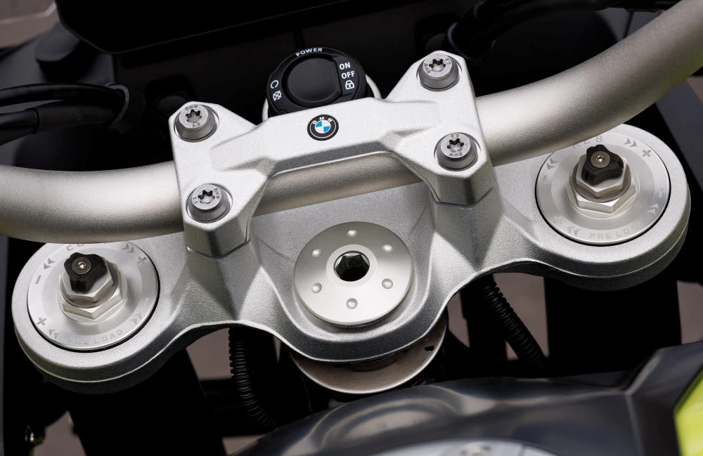 BMW F 900 GS Dark Edition 2025 - 8