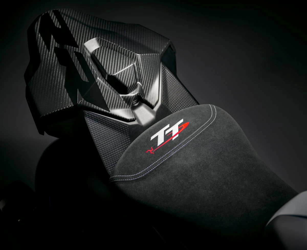 BMW M 1000 RR Limited Edition Isle of Man TT 2026 - 9
