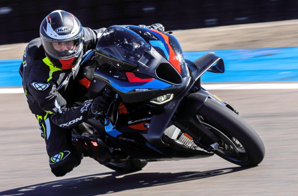 Test BMW M 1000 RR 2025 - on track